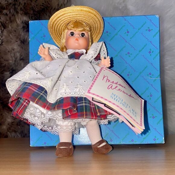 Madame Alexander Doll McGuffey Ana #496 Miniature showcase series With Box - Picture 5 of 7